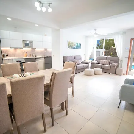 Amanda 4 Bedrooms Jacuzzi And Heated Pool Pool Table Great House Villa *