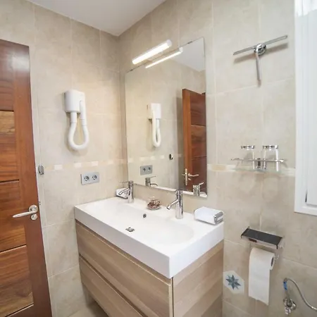 Amanda 4 Bedrooms Jacuzzi And Heated Pool Pool Table Great House Villa Puerto del Carmen (Lanzarote)