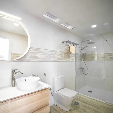 Amanda 4 Bedrooms Jacuzzi And Heated Pool Pool Table Great House Puerto del Carmen (Lanzarote)